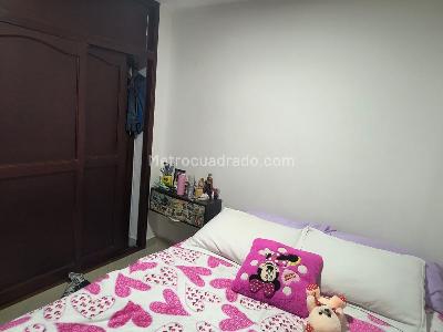 Apartamento de 3 alcobas en venta en Los Alpes, Medellín, 74 m² · foto 5 de 19