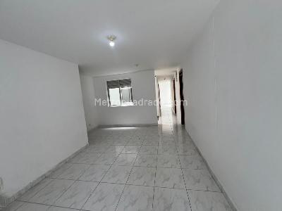 Apartamento de 3 alcobas en arriendo en San Bernardo, Medellín, 90 m² · foto 2 de 14