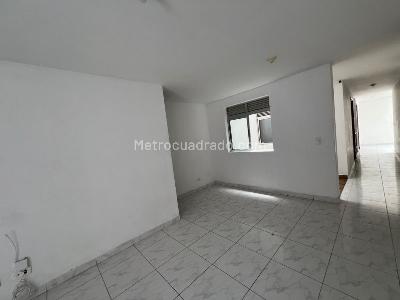 Apartamento de 3 alcobas en arriendo en San Bernardo, Medellín, 90 m² · foto 3 de 14