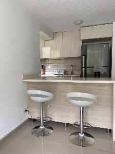 Apartamento en venta en Loma De Los Bernal, Medellín · foto 2 de 13
