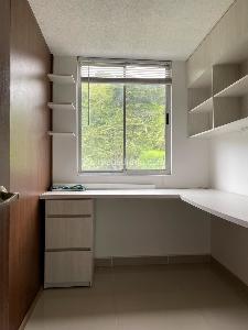 Apartamento en venta en Loma De Los Bernal, Medellín · foto 6 de 13