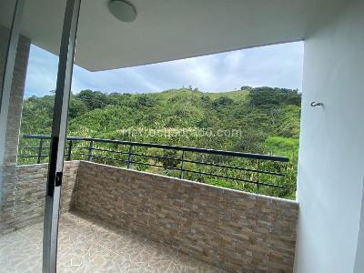 Apartamento en venta en Loma De Los Bernal, Medellín · foto 8 de 13