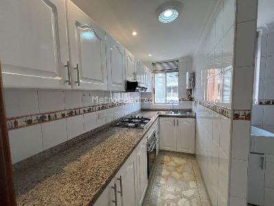 Apartamento de 3 alcobas en arriendo en Laureles Las Acacias, Medellín, 85 m² · foto 2 de 13