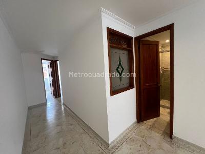 Apartamento de 3 alcobas en arriendo en Laureles Las Acacias, Medellín, 85 m² · foto 4 de 13