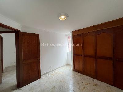Apartamento de 3 alcobas en arriendo en Laureles Las Acacias, Medellín, 85 m² · foto 8 de 13