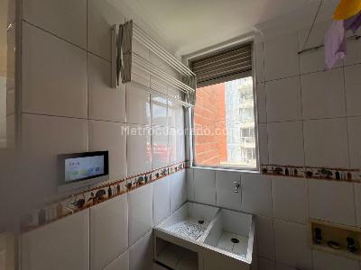 Apartamento de 3 alcobas en arriendo en Laureles Las Acacias, Medellín, 85 m² · foto 10 de 13