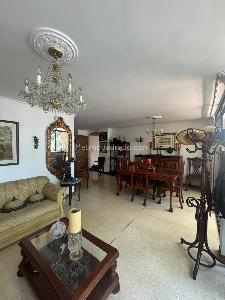 Apartamento de 3 alcobas en venta en Laureles, Medellín, 117 m² · foto 2 de 20