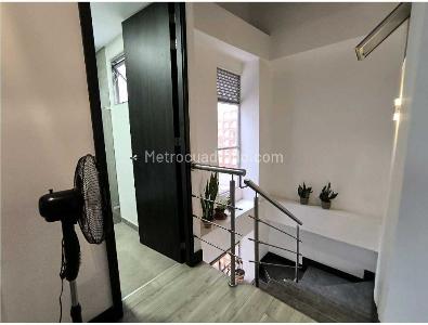 Apartamento de 2 alcobas en venta en Malibu, Medellín, 79 m² · foto 5 de 19