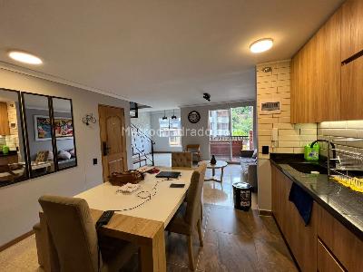 Apartamento de 4 alcobas en venta en Conquistadores, Medellín, 160 m² · foto 3 de 20