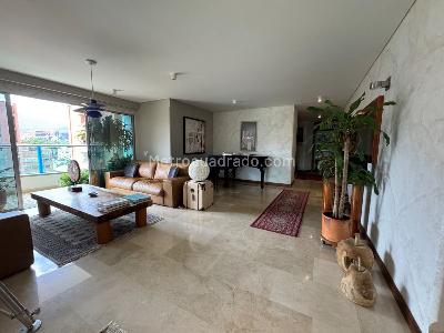 Apartamento de 4 alcobas en venta en Laureles, Medellín, 450 m² · foto 18 de 20