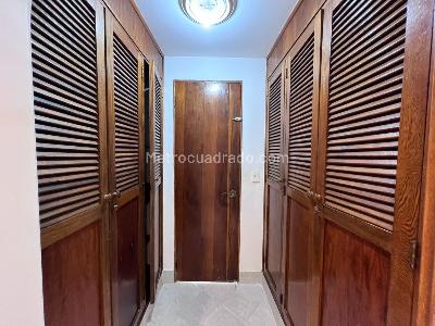 Apartamento de 4 alcobas en venta en Laureles, Medellín, 130 m² · foto 11 de 20