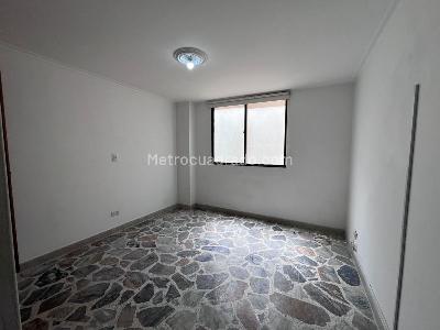 Apartamento de 4 alcobas en venta en Laureles, Medellín, 130 m² · foto 13 de 20