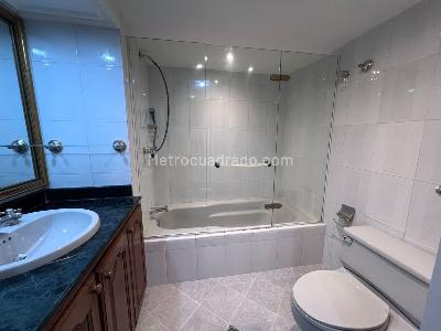 Apartamento de 4 alcobas en venta en Laureles, Medellín, 130 m² · foto 19 de 20