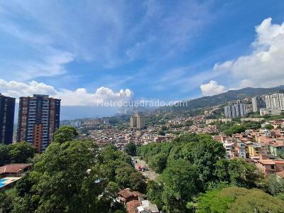 Apartamento en venta en Loma De Los Bernal, Medellín · foto 2 de 18