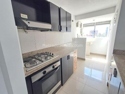 Apartamento en venta en Loma De Los Bernal, Medellín · foto 4 de 18