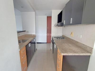 Apartamento en venta en Loma De Los Bernal, Medellín · foto 5 de 18