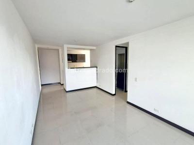 Apartamento en venta en Loma De Los Bernal, Medellín · foto 7 de 18