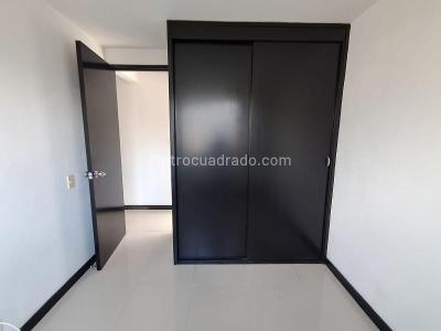 Apartamento en venta en Loma De Los Bernal, Medellín · foto 9 de 18