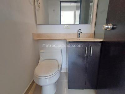 Apartamento en venta en Loma De Los Bernal, Medellín · foto 16 de 18