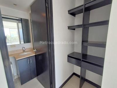 Apartamento en venta en Loma De Los Bernal, Medellín · foto 18 de 18