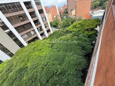Apartamento en venta en Laureles, Medellín · foto 8 de 14