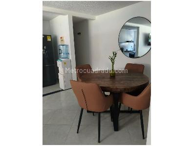 Apartamento de 3 alcobas en venta en Loma De Los Bernal, Medellín, 67 m² · foto 3 de 12