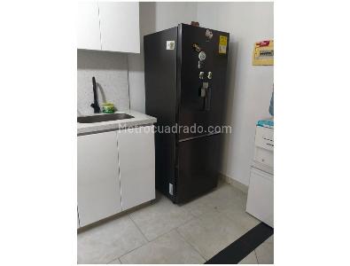 Apartamento de 3 alcobas en venta en Loma De Los Bernal, Medellín, 67 m² · foto 5 de 12