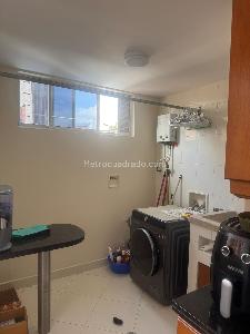 Apartamento de 3 alcobas en venta en Las Acasias, Medellín, 129 m² · foto 12 de 15