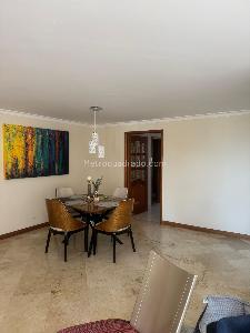 Apartamento de 3 alcobas en venta en Las Acasias, Medellín, 129 m² · foto 2 de 15