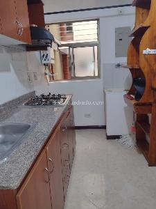 Apartamento de 3 alcobas en venta en Miravalle, Medellín, 63 m² · foto 2 de 19
