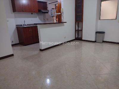 Apartamento de 3 alcobas en venta en Miravalle, Medellín, 63 m² · foto 3 de 19