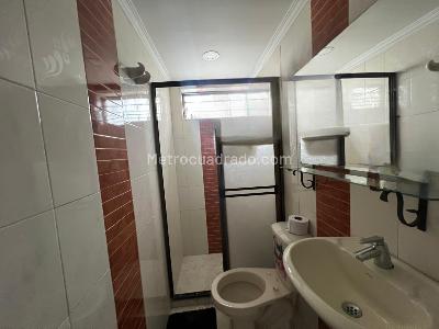 Casa de 5 alcobas en venta en La Gloria, Medellín, 221 m² · foto 19 de 24