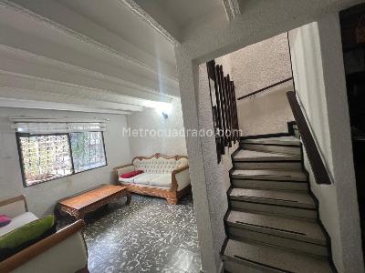 Casa de 5 alcobas en venta en La Gloria, Medellín, 221 m² · foto 6 de 24