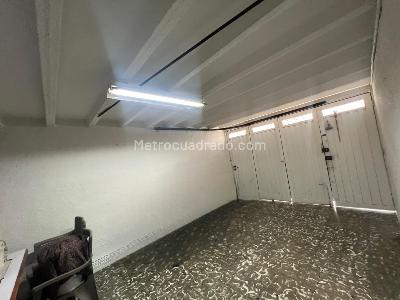 Casa de 5 alcobas en venta en La Gloria, Medellín, 221 m² · foto 18 de 20
