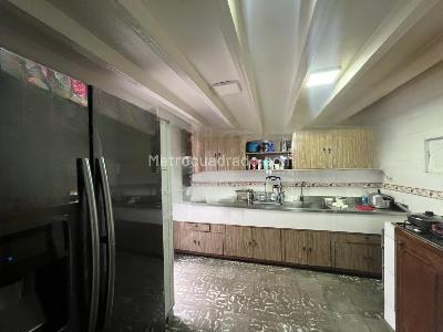 Casa de 5 alcobas en venta en La Gloria, Medellín, 221 m² · foto 4 de 20