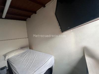 Casa de 5 alcobas en venta en La Gloria, Medellín, 221 m² · foto 9 de 20