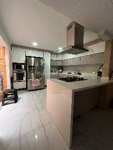 Casa de 4 alcobas en venta en Mallorca, Medellín, 210 m² · foto 6 de 13