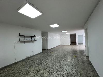 Casa de 5 alcobas en arriendo en El Nogal- Los Almendros, Medellín, 270 m² · foto 3 de 19