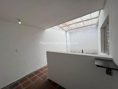 Casa de 5 alcobas en arriendo en El Nogal- Los Almendros, Medellín, 270 m² · foto 10 de 19