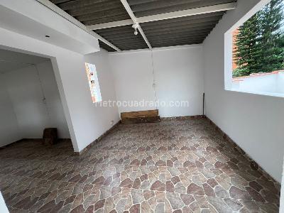 Casa de 5 alcobas en arriendo en El Nogal- Los Almendros, Medellín, 270 m² · foto 12 de 19