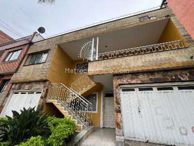 Casa de 5 alcobas en arriendo en El Nogal- Los Almendros, Medellín, 270 m² · foto 14 de 19