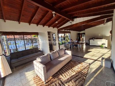 Casa de 4 alcobas en venta en Fatima, Medellín, 163 m² · foto 2 de 20