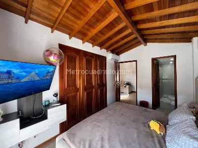 Casa de 3 alcobas en venta en La Mota, Medellín, 334 m² · foto 6 de 20