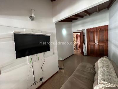 Casa de 3 alcobas en venta en La Mota, Medellín, 334 m² · foto 11 de 20