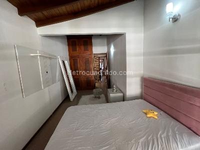 Casa de 3 alcobas en venta en La Mota, Medellín, 334 m² · foto 14 de 20