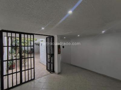 Casa de 4 alcobas en venta en Rosales, Medellín, 208 m² · foto 19 de 20