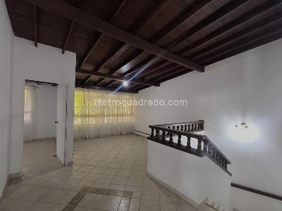 Casa de 4 alcobas en venta en Rosales, Medellín, 208 m² · foto 3 de 20