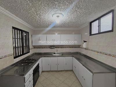 Casa de 4 alcobas en venta en Rosales, Medellín, 208 m² · foto 4 de 20