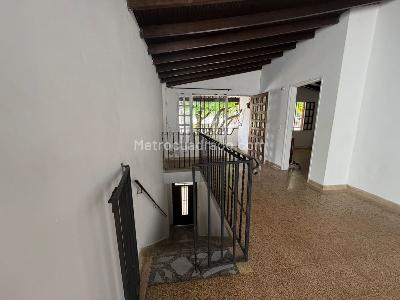 Casa de 5 alcobas en venta en Malibu, Medellín, 202 m² · foto 2 de 18