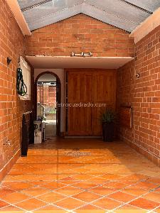 Casa de 4 alcobas en venta en La Mota, Medellín, 113 m² · foto 4 de 18